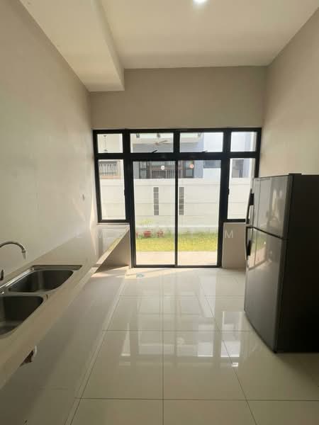 Cluster House for Sale in Bukit Indah (Iskandar Puteri (Nusajaya)) - Ember Lim - Kitchen - PropertyGuru.com.my