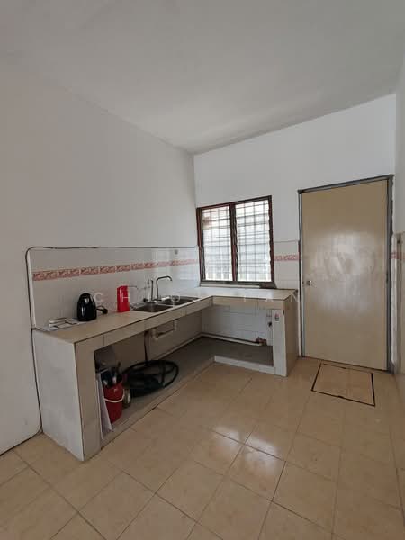 2-storey Terraced House for Sale in Bukit Rimau (Shah Alam) - Chloe Tan - Kitchen - PropertyGuru.com.my