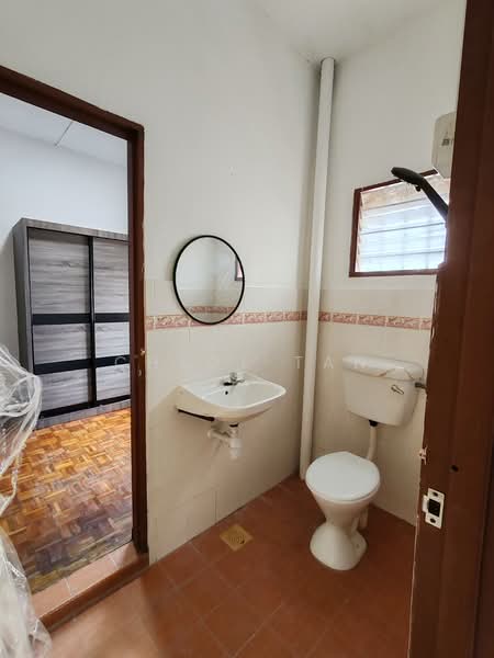 2-storey Terraced House for Sale in Bukit Rimau (Shah Alam) - Chloe Tan - Bathroom - PropertyGuru.com.my