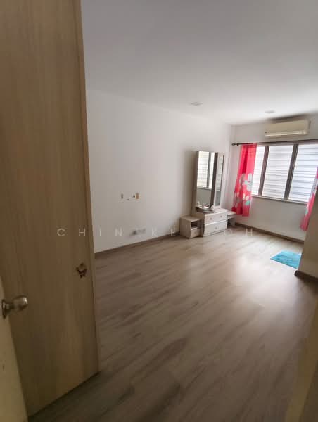 Townhouse for Sale in Taman Desa Karunmas (Balakong) - Chin Ke Soh - Bedroom - PropertyGuru.com.my