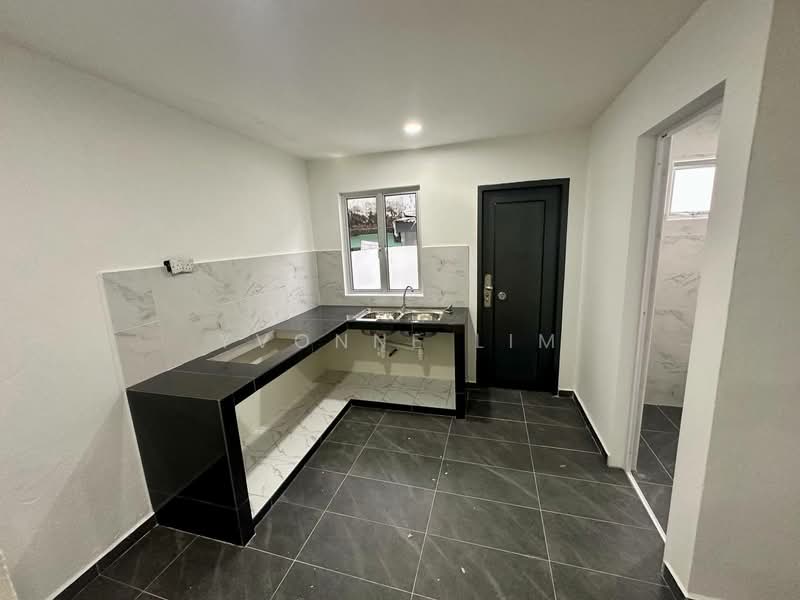 Rumah Teres 2 Tingkat untuk Dijual di Taman Megah Ria (Masai) - Yvonne Lim - Kitchen - PropertyGuru.com.my