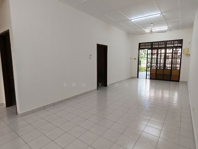 1-storey Terraced House for Sale in Taman Pelangi Indah (Ulu Tiram) - Shu Ying - Living Room - PropertyGuru.com.my