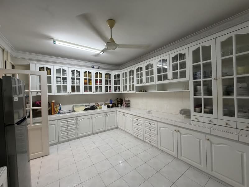 Rumah Banglo untuk Dijual di Damansara Heights (Damansara Heights) - Tyson Gan - Kitchen - PropertyGuru.com.my