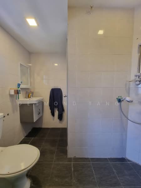 2-storey Terraced House for Sale in Kota Emerald (Rawang) - Desmond Tang - Bathroom - PropertyGuru.com.my