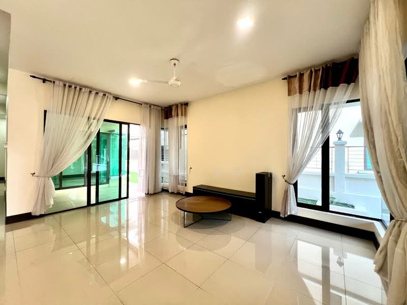 Semi-Detached House for Rent in Desa Sri Hartamas (Sri Hartamas) - Adaw Zain - Living Room - PropertyGuru.com.my
