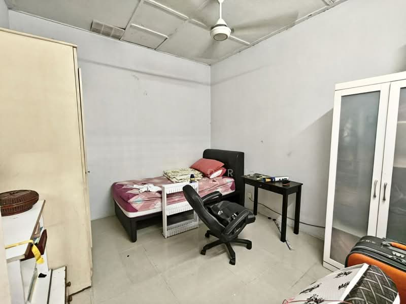 Rumah Teres 1 Tingkat untuk Dijual di Seksyen 17 (Petaling Jaya) - Ali Idris - Bedroom - PropertyGuru.com.my