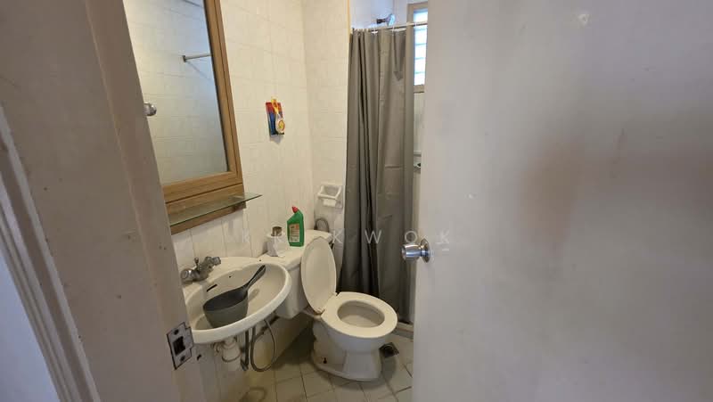 Condominium for Sale at Sri York Condominium - KK Kwok - Bathroom - PropertyGuru.com.my