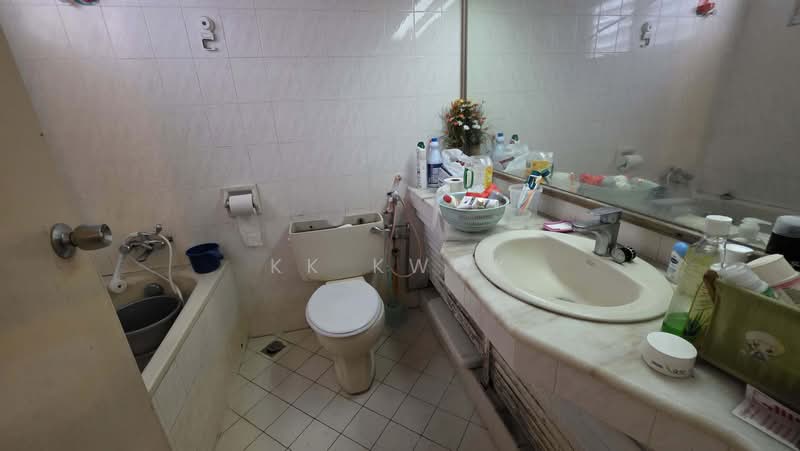 Condominium for Sale at Sri York Condominium - KK Kwok - Bathroom - PropertyGuru.com.my