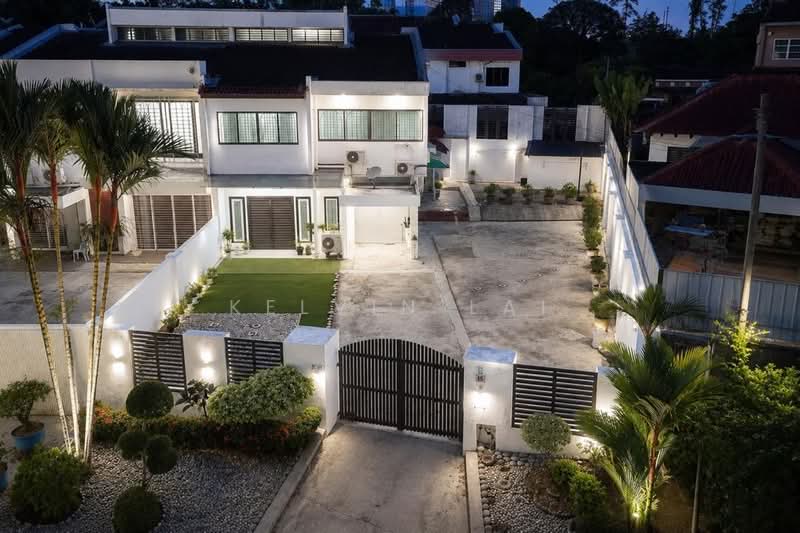 Semi-Detached House for Sale in Johor Bahru (Johor) - Kelvin Lai - PropertyGuru.com.my