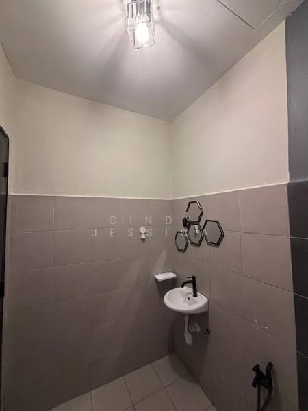 Service Residence for Rent at SkyLake Residence - Cindy Jessica - PropertyGuru.com.my