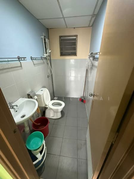 Condominium for Sale at 1 Razak Mansion - Michelle Lai - Bathroom - PropertyGuru.com.my