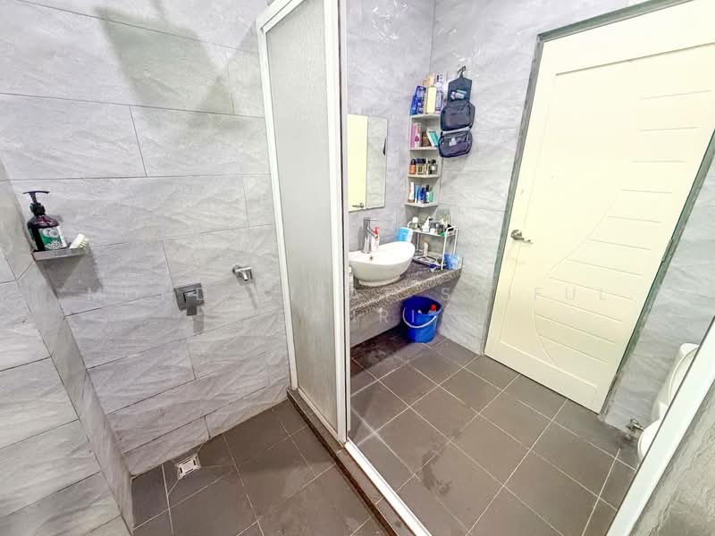 Rumah Banglo untuk Dijual di Alam Damai (Cheras) - Mohd Aizat Saiful Bahri - Bathroom - PropertyGuru.com.my