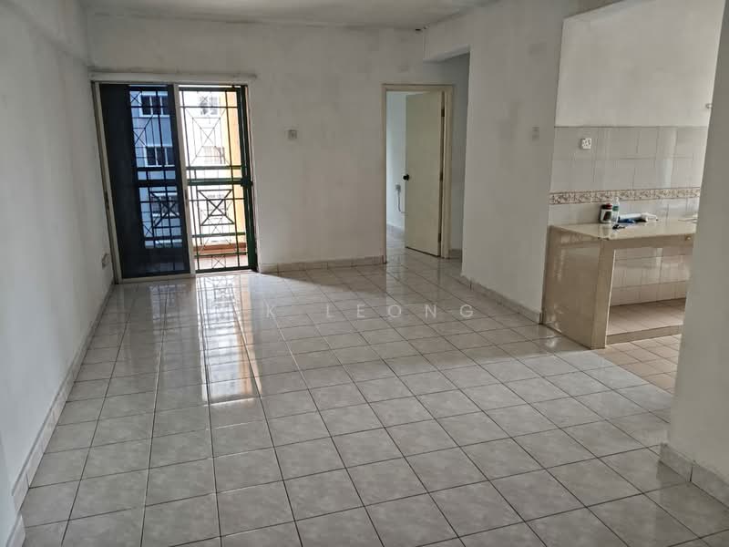 Townhouse for Sale in Bandar Utama (Selangor) - JK Leong - Living Room - PropertyGuru.com.my