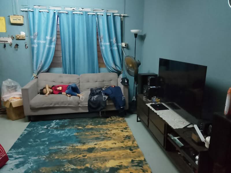 Rumah Teres 2 Tingkat untuk Dijual di Taman Timur (Kulai) - Mohd Faez - Living Room - PropertyGuru.com.my