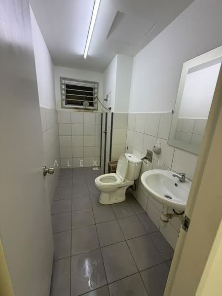 Pangsapuri untuk Disewa di Jalilmas - Alex Chin - Bathroom - PropertyGuru.com.my