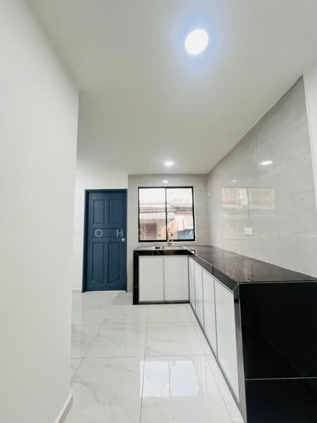 Rumah Teres untuk Dijual di Taman Munsyi Ibrahim (Johor Bahru) - Mohd Faez - Kitchen - PropertyGuru.com.my