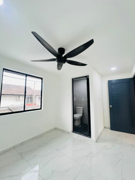Rumah Teres untuk Dijual di Taman Munsyi Ibrahim (Johor Bahru) - Mohd Faez - Bathroom - PropertyGuru.com.my