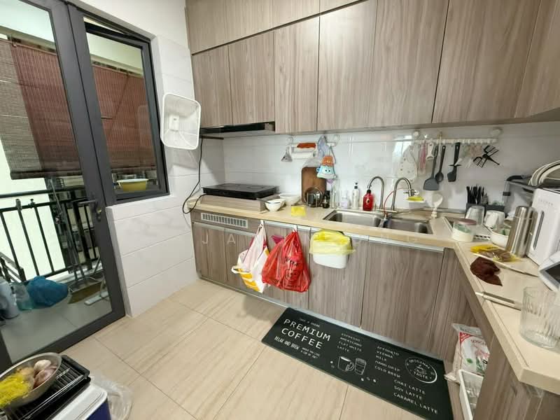 Kediaman Servis untuk Dijual di Country Garden Central Park - Benjamin Ong - Kitchen - PropertyGuru.com.my