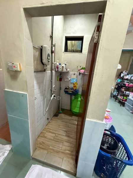 Rumah Teres untuk Dijual di Skudai (Johor) - Mohd Faez - Bathroom - PropertyGuru.com.my