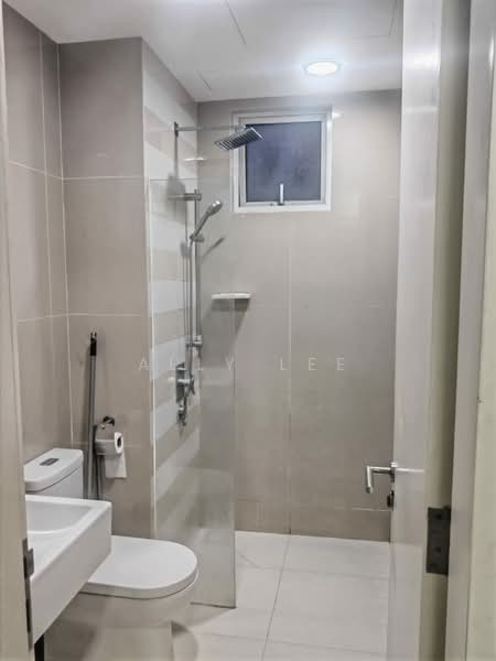 Servis Apartment untuk Disewa di Southbank Residence - Ally Lee - Bathroom - PropertyGuru.com.my