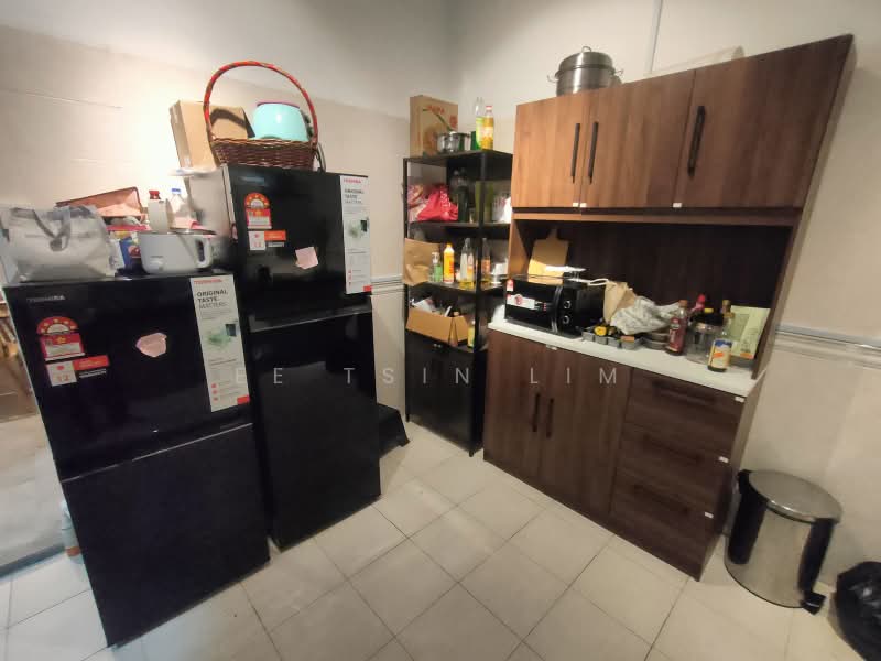 Terraced House for Rent in Pantai Dalam (Pantai) - Ee Tsin Lim - Kitchen - PropertyGuru.com.my