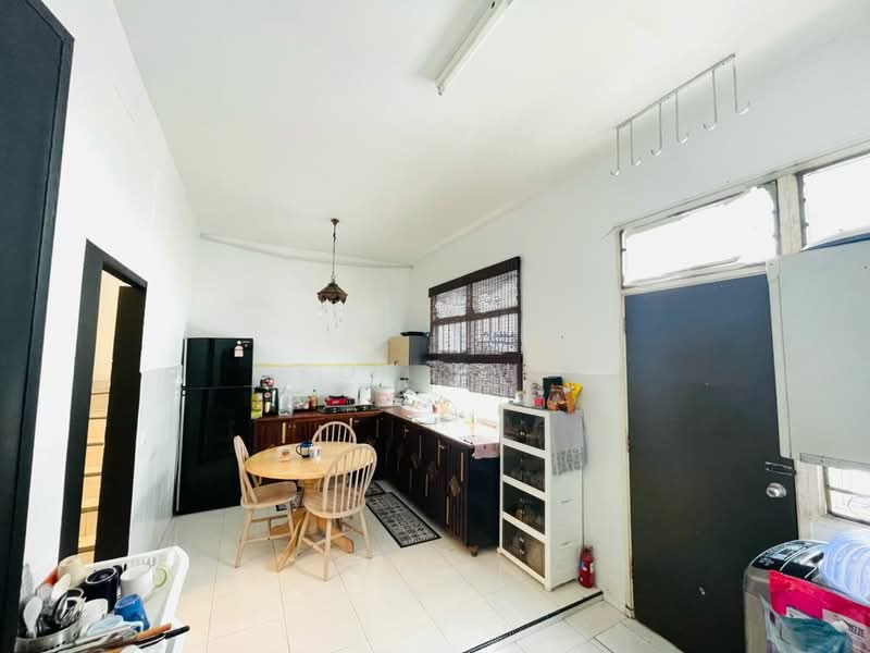 Rumah Teres 2 Tingkat untuk Dijual di Setia Tropika (Johor Bahru) - Kok Hui - Kitchen - PropertyGuru.com.my
