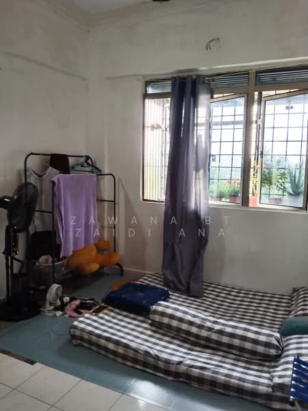 Pangsapuri untuk Dijual di Taman Bukit Desa - Zawana BT Zaidi Ana - Bedroom - PropertyGuru.com.my