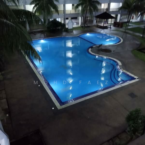 Pangsapuri untuk Dijual di Putri Ria Apartment - Mohd Faez - Pool - PropertyGuru.com.my