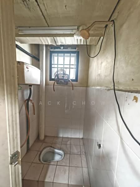 Flat for Sale at Sri Intan - Zack Chow - Bathroom - PropertyGuru.com.my