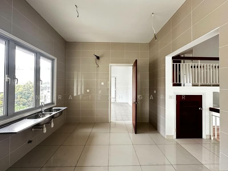Rumah Banglo untuk Dijual di Shah Alam (Selangor) - NoraFizah Gapar - Kitchen - PropertyGuru.com.my