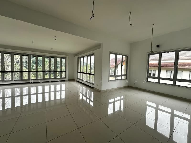 Rumah Banglo untuk Dijual di Shah Alam (Selangor) - NoraFizah Gapar - Living Room - PropertyGuru.com.my