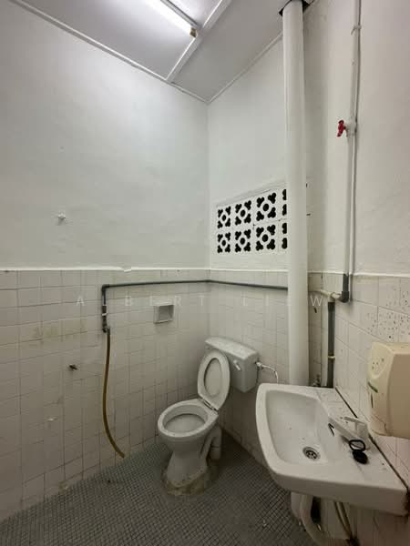 1-storey Terraced House for Sale in Ulu Tiram (Johor) - Albert Liew - Bathroom - PropertyGuru.com.my