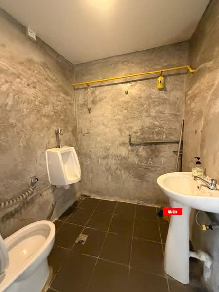 Shop for Sale in Pulau Tikus (Penang) - Jiasin Yap - Bathroom - PropertyGuru.com.my