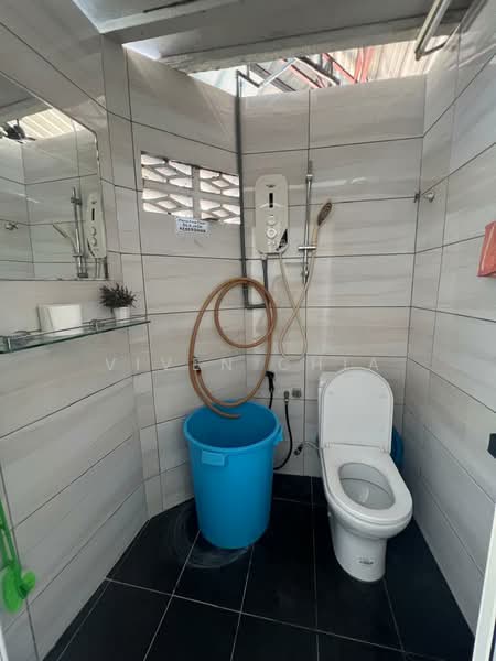 Rumah Teres 1 Tingkat untuk Disewa di Kuala Lumpur (Kuala Lumpur) - Viven Chia - Bathroom - PropertyGuru.com.my