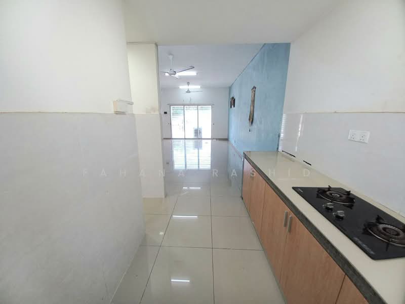 2-storey Terraced House for Sale in Sungai Buloh (Selangor) - Fahana Rashid - Kitchen - PropertyGuru.com.my
