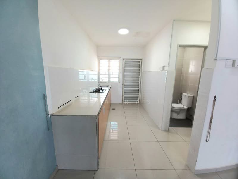 2-storey Terraced House for Sale in Sungai Buloh (Selangor) - Fahana Rashid - Kitchen - PropertyGuru.com.my