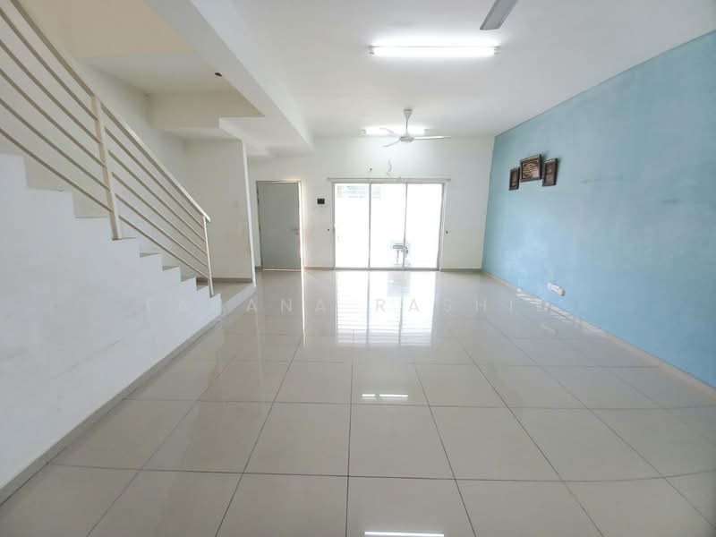 2-storey Terraced House for Sale in Sungai Buloh (Selangor) - Fahana Rashid - Living Room - PropertyGuru.com.my