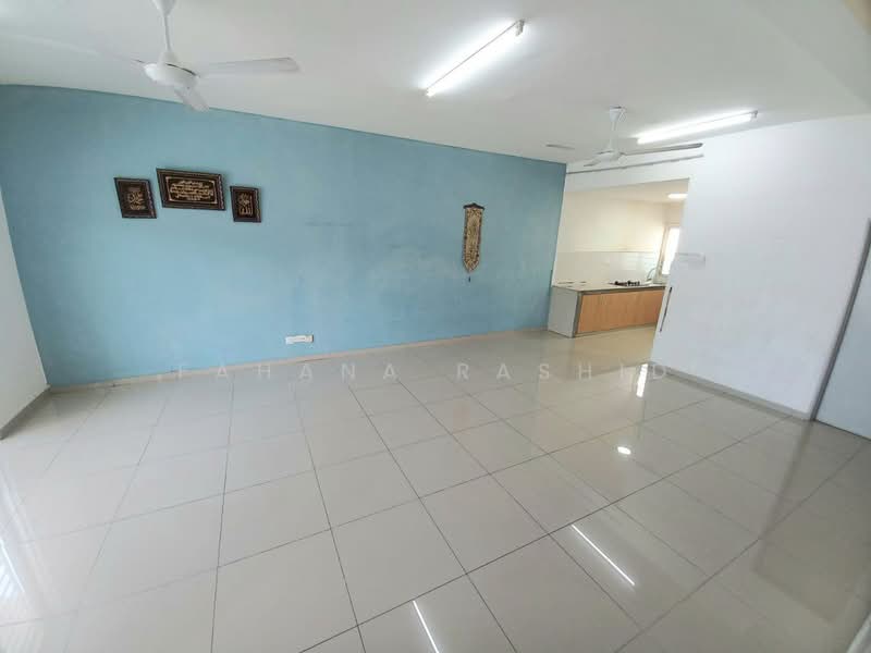 2-storey Terraced House for Sale in Sungai Buloh (Selangor) - Fahana Rashid - Living Room - PropertyGuru.com.my