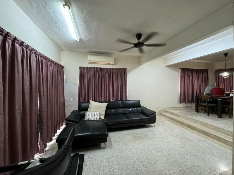 2-storey Terraced House for Sale in SS18 (Subang Jaya) - Selina Chai - Living Room - PropertyGuru.com.my