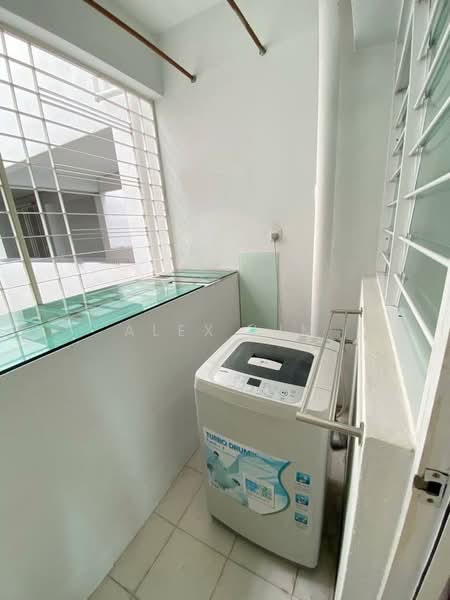 Kondominium untuk Disewa di Summer Place - Alex Lim - Balcony - PropertyGuru.com.my