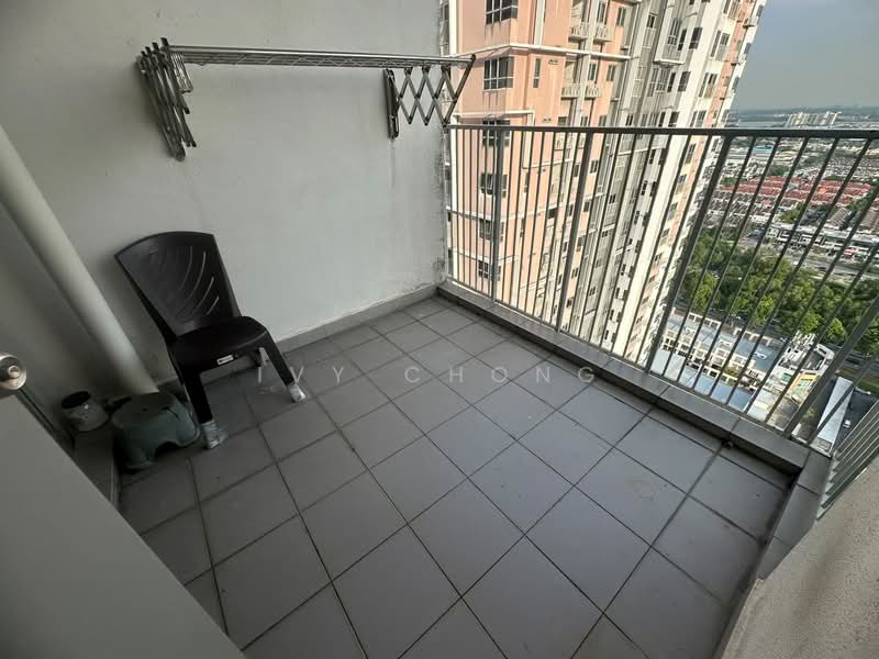 Kondominium untuk Disewa di The Wharf Residence - Ivy Chong - Balcony - PropertyGuru.com.my