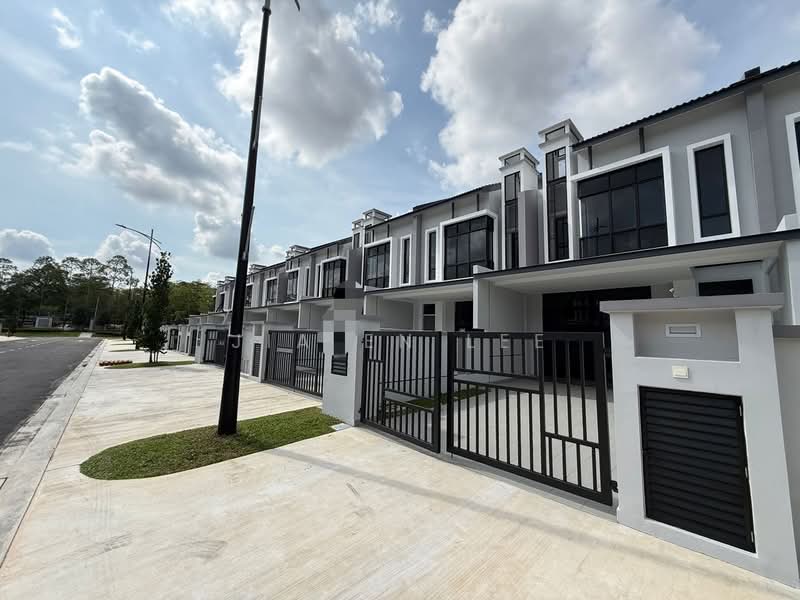 2-storey Terraced House for Sale in Taman Mount Austin (Tebrau) - Jia En Lee - PropertyGuru.com.my