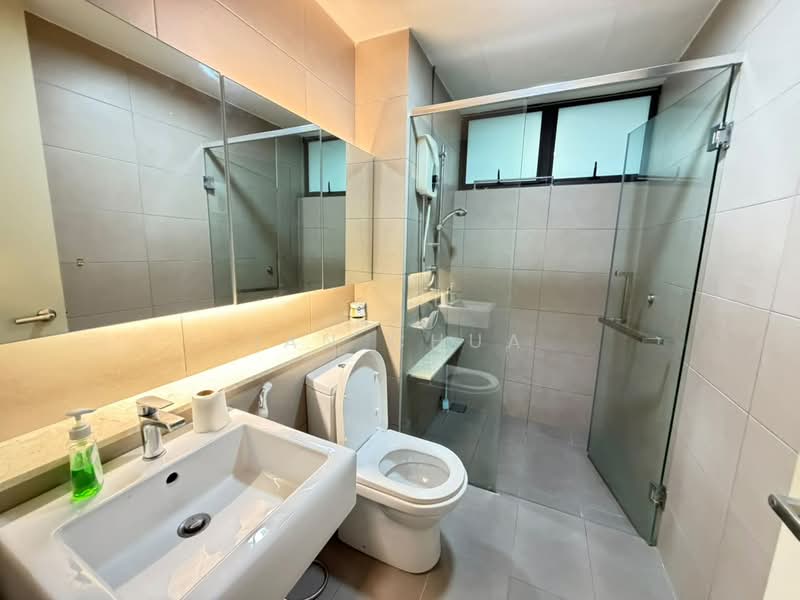 Kondominium untuk Disewa di The WaterEdge (Pinggiran Air) - Ian Chua - Bathroom - PropertyGuru.com.my