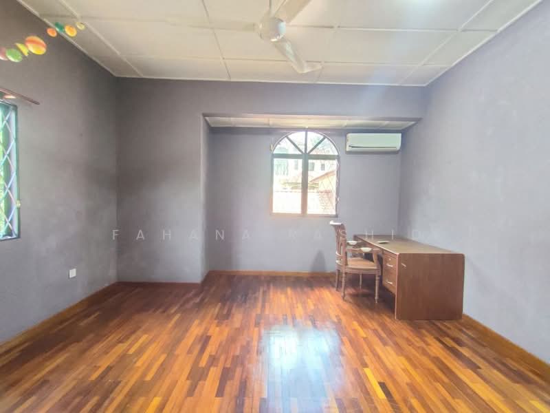 Bungalow for Sale in Sungai Buloh (Selangor) - Fahana Rashid - Study - PropertyGuru.com.my