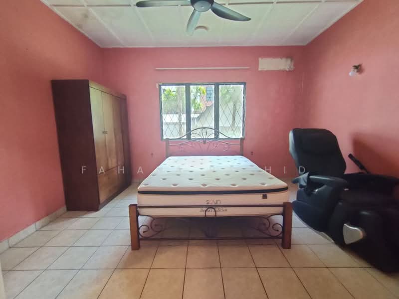 Bungalow for Sale in Sungai Buloh (Selangor) - Fahana Rashid - Bedroom - PropertyGuru.com.my