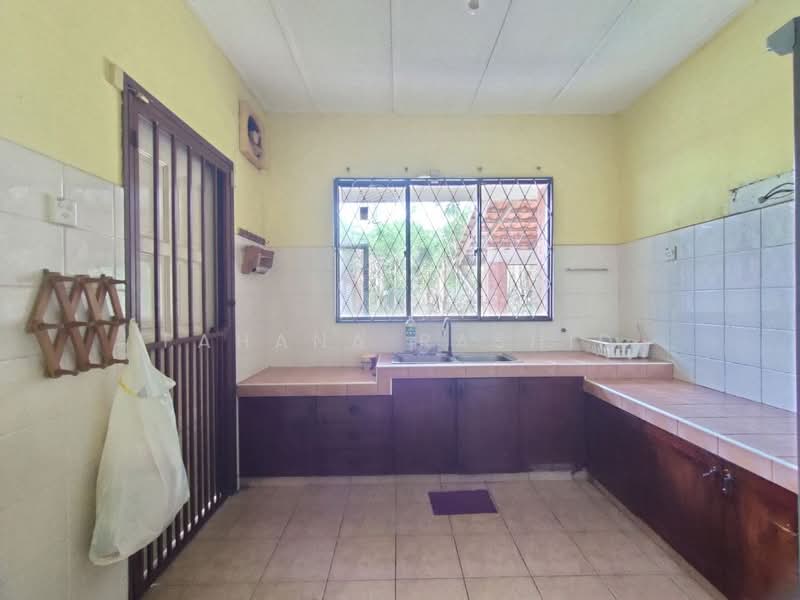 Bungalow for Sale in Sungai Buloh (Selangor) - Fahana Rashid - Kitchen - PropertyGuru.com.my