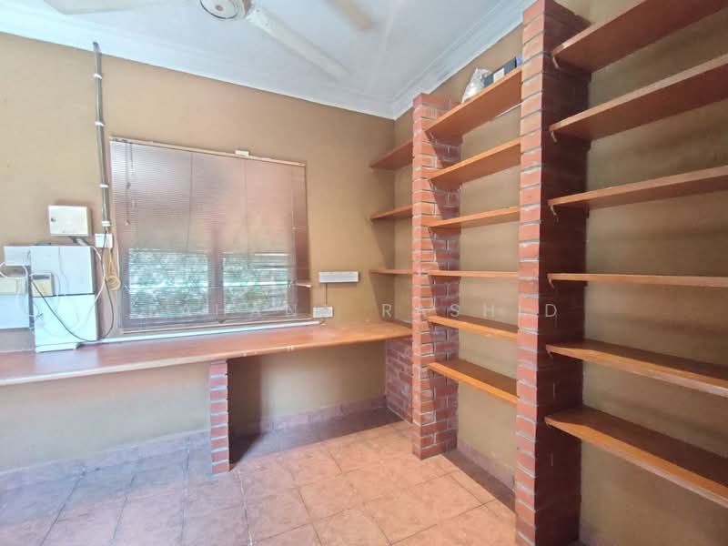 Bungalow for Sale in Sungai Buloh (Selangor) - Fahana Rashid - Study - PropertyGuru.com.my