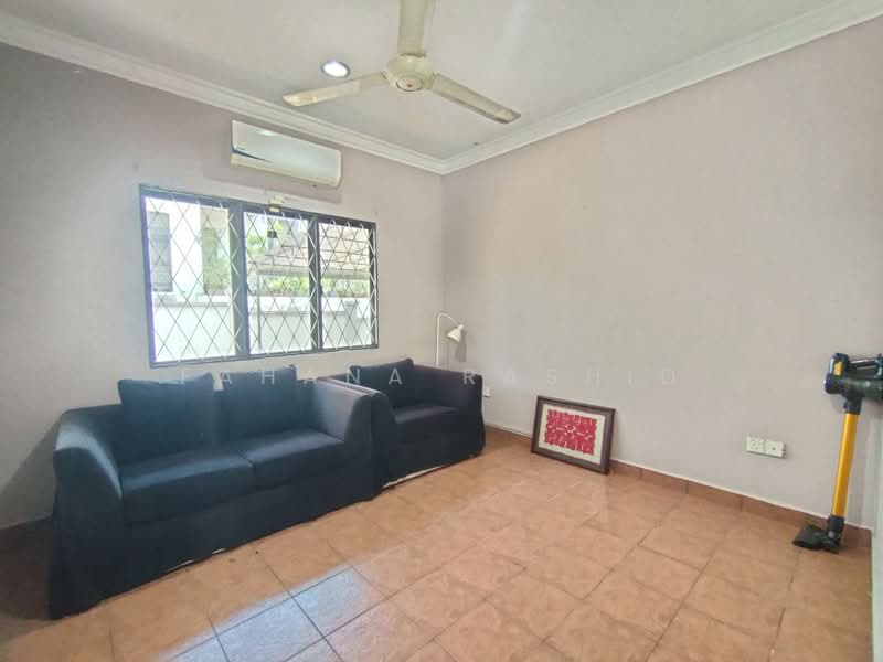 Bungalow for Sale in Sungai Buloh (Selangor) - Fahana Rashid - Living Room - PropertyGuru.com.my