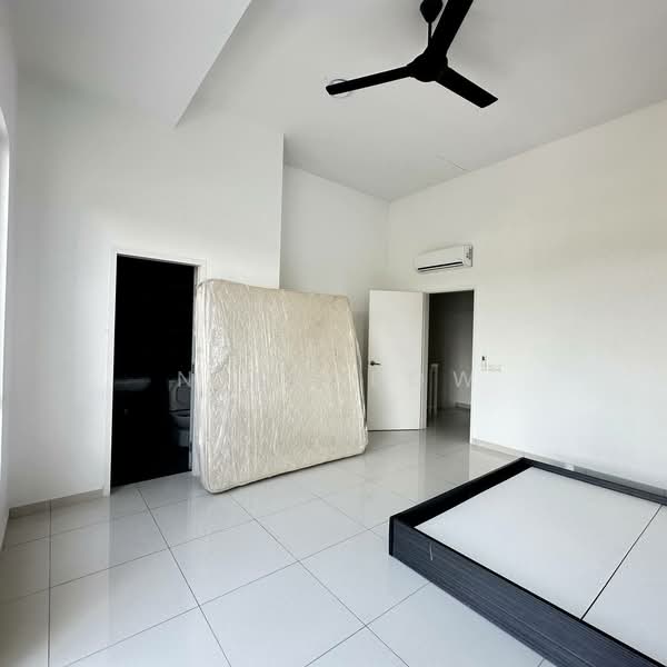 Rumah Teres 2 Tingkat untuk Disewa di Setia Eco Gardens (Gelang Patah) - Nick Low - Bedroom - PropertyGuru.com.my