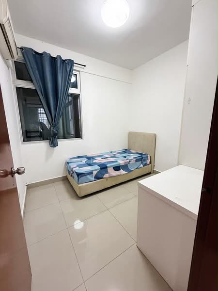 Servis Apartment untuk Dijual di Larkin Heights - Smith Goh - Bedroom - PropertyGuru.com.my